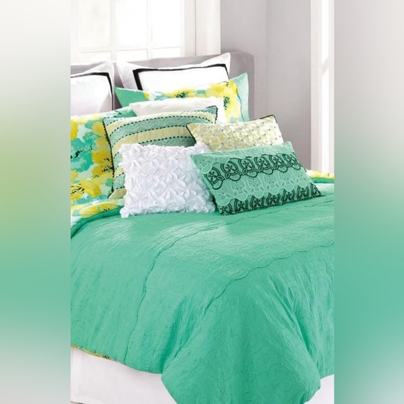 Cottage Fresh Queen Duvet Set by Nanette Lepore - new in original packaging - Picture 2 of 9